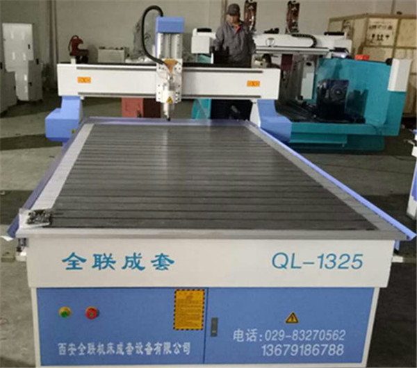 數控(kòng)雕刻機(jī) 數(shù)控雕刻(ke)機