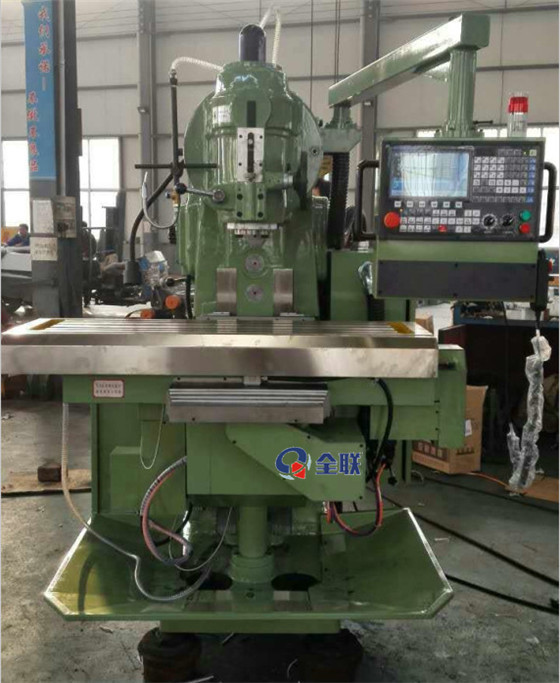 XK5040立(li)式升降(jiang)台數控(kòng)銑床