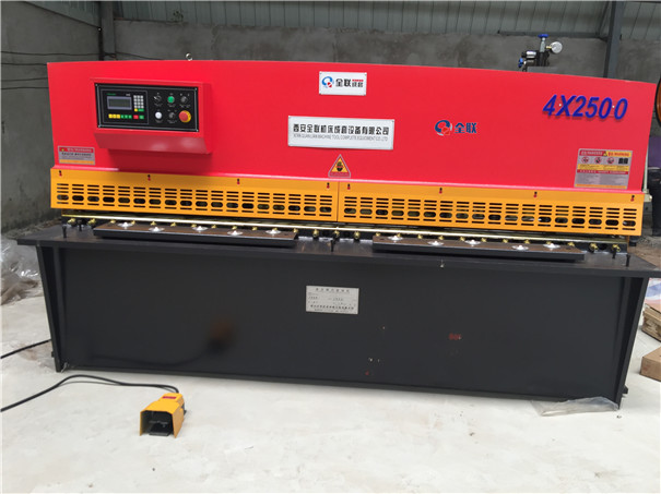 可傾(qīng)壓力機(ji) 可(ke)傾壓力(li)機