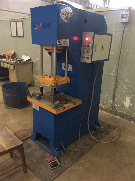 單柱(zhù)液壓機 單柱液(ye)壓機