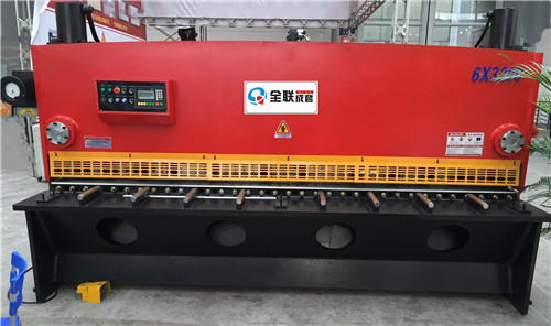 剪闆機(ji) 剪闆機(jī)