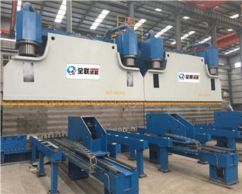 内(nei)蒙2-WC67K系列雙(shuang)機聯動數(shù)控折彎機(jī)