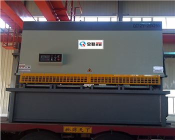 剪闆機設備操作(zuo)人員安全須知